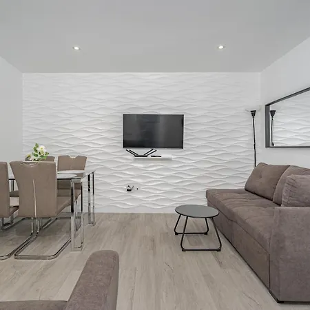 Jpl Blue Horizon Residential - D Holiday home